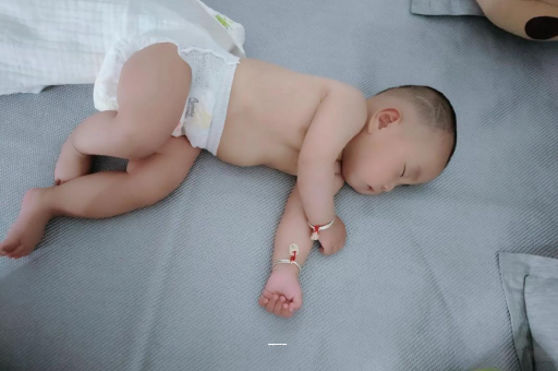 长治孕妇肚子一跳一跳